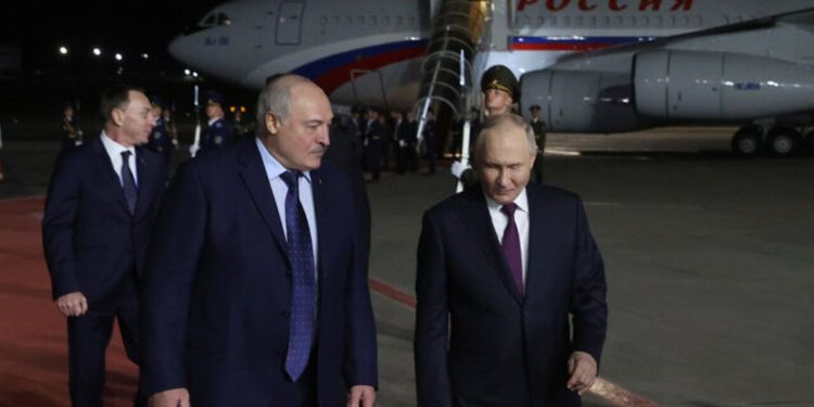 سفر ۲ روزه پوتین به بلاروس؛ جنگ اوکراین محور گفت وگوها + فیلم