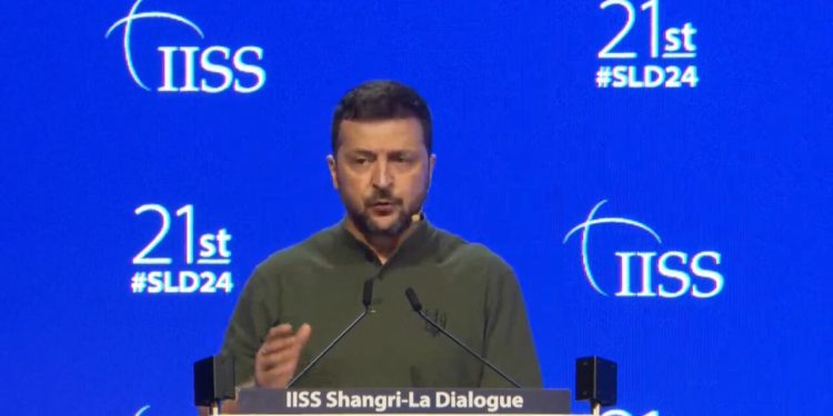 ناامیدی زلنسکی از حضور رهبران قدرتهای بزرگ در نشست صلح اوکراین