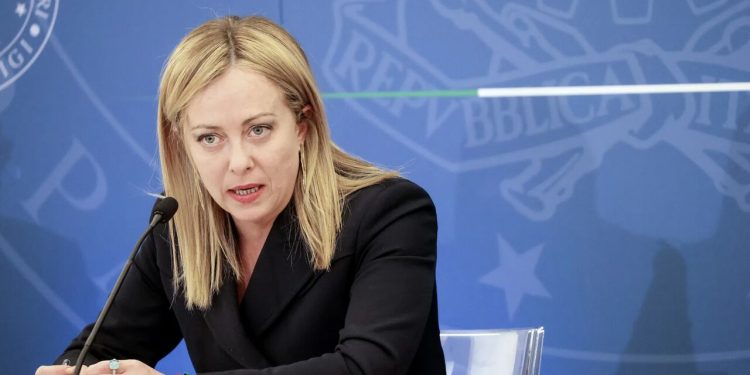 ملونی: سیاست ما در مورد استفاده اوکراین از سلاح‌های ایتالیایی تغییری نکرده است