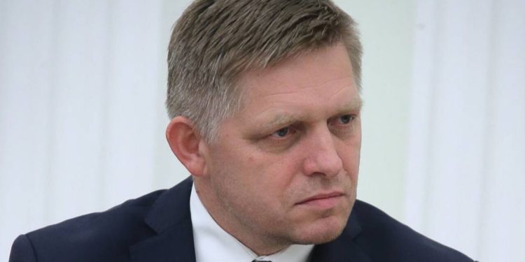 مخالفان نخست وزیر اسلواکی خواستار رای عدم اعتماد به دولت او شدند