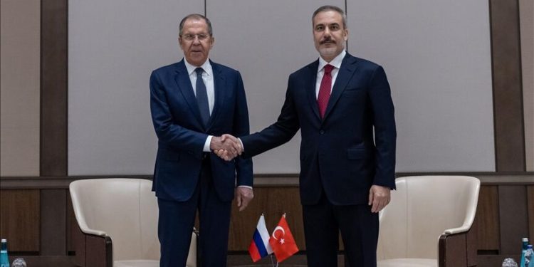 وزیران خارجه روسیه و ترکیه بر اجرای روند سیاسی فراگیر در سوریه تاکید کردند