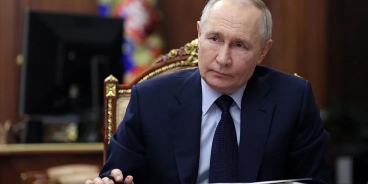 بلومبرگ: روسیه با آتش بس مشروط در جنگ اوکراین موافقت می کند