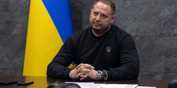 مقام رسمی اوکراین: ایالات متحده و کیف در آینده نزدیک در مورد "رسیدن به صلح پایدار" صحبت خواهند کرد