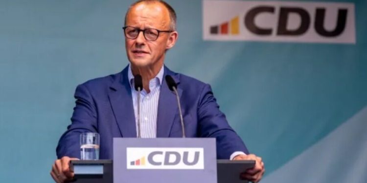 در آینده ، مشاور آلمان روسیه را به ارتکاب "جنایت جنگی" متهم کرد