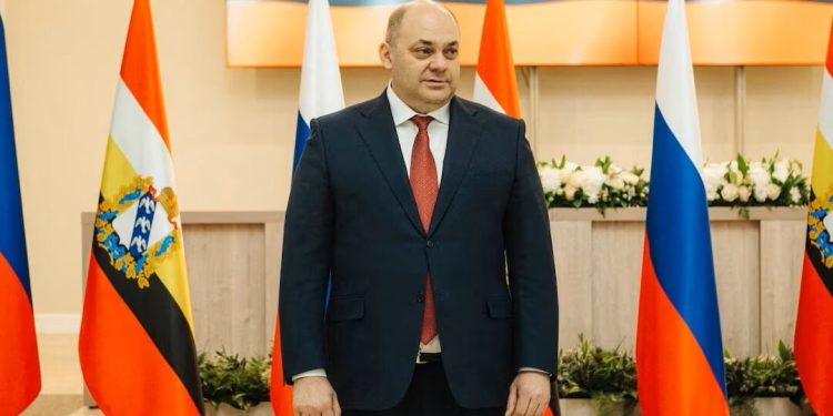 دو مقام روسی ، کورسک ، به جرم اختلاس مظنون برای دفاع از مرز دستگیر شدند