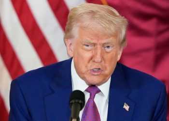 رسانه آمریکایی: ترامپ معتقد است که روسیه در حال پیروزی در جنگ است