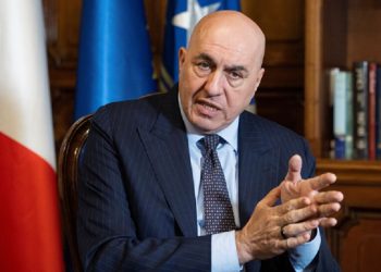 وزیر دفاع ایتالیا: اقدام نتانیاهو در کشتار هزاران فلسطینی بی‌گناه اشتباه است.