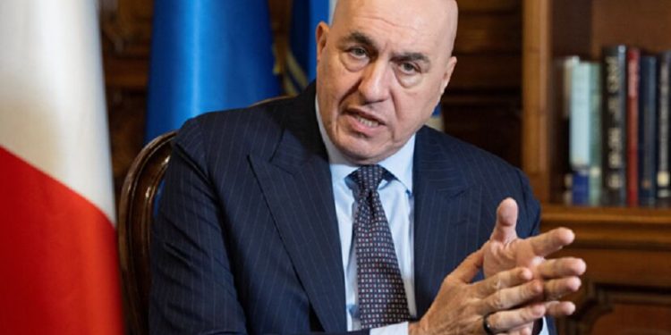 وزیر دفاع ایتالیا: اقدام نتانیاهو در کشتار هزاران فلسطینی بی‌گناه اشتباه است.