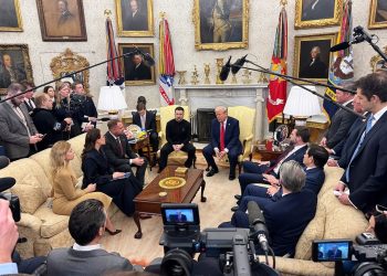 پولیتیکو: سیاست تهاجمی ترامپ علیه اروپا عواقب طولانی خواهد داشت