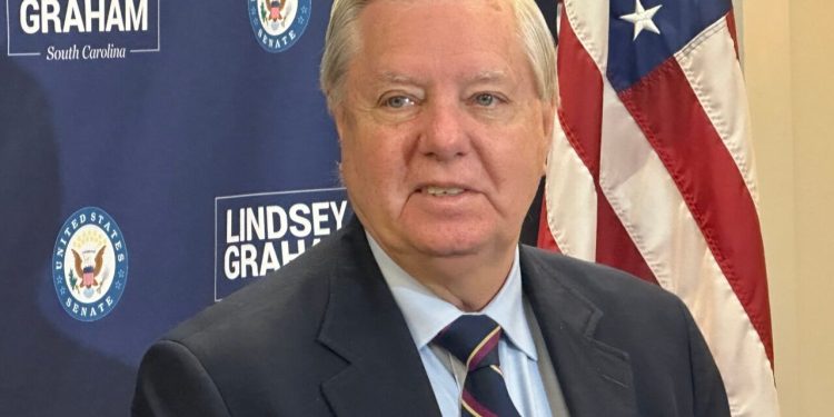 سناتور آمریکایی: پوتین در مورد ترامپ بسیار اشتباه بود