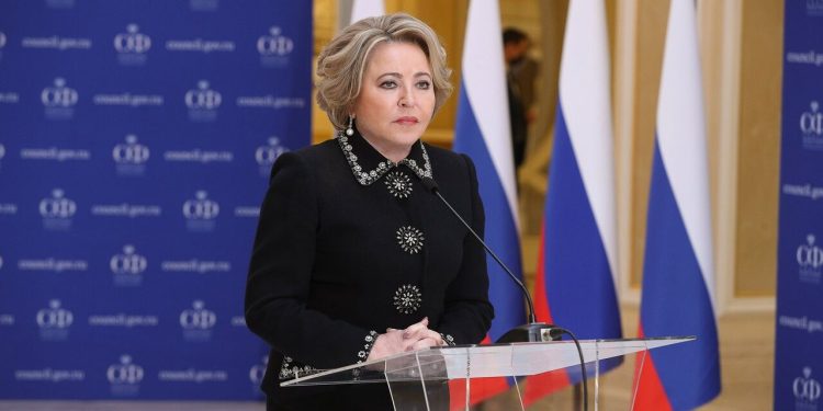 ماتوینکو: غرب می خواهد خاورمیانه را با بنزین با بنزین متوقف کند