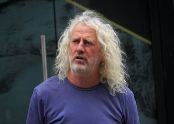 پارلمان سابق اروپا ، نماینده مجلس: آمریکا به "جنایتکار جنگ" احترام می گذارد