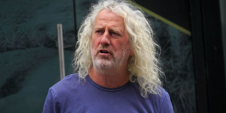 پارلمان سابق اروپا ، نماینده مجلس: آمریکا به "جنایتکار جنگ" احترام می گذارد