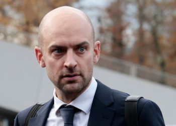 فرانسه تصمیم رژیم صهیونیستی را برای عمل به غزه محکوم کرد