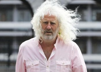 انتقاد والاس از استانداردهای مضاعف غربی برای برنامه هسته ای ایران و سلاح های هسته ای اسرائیل