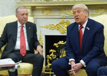 ترامپ: Tarkayi خرید نفت از روسیه را متوقف می کند