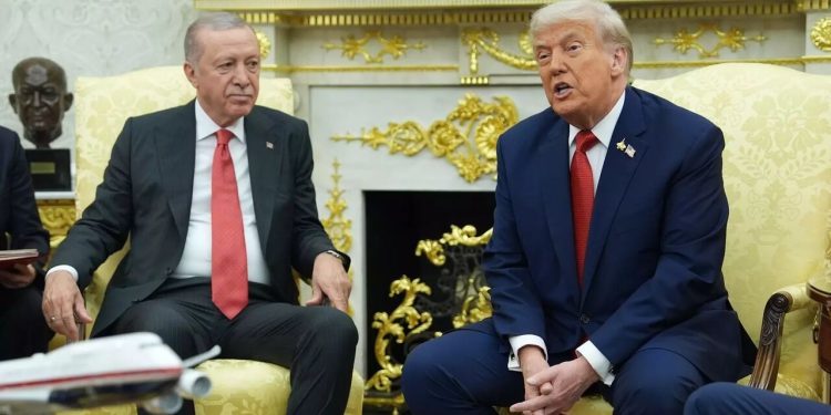 ترامپ: Tarkayi خرید نفت از روسیه را متوقف می کند