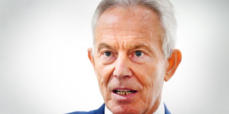 تونی بلر از برنامه ترامپ برای پایان دادن به جنگ در غزه استقبال کرد