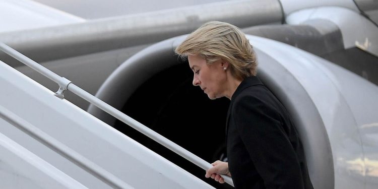 رسانه های فرانسوی: هواپیمای رئیس کمیسیون اروپا آشفتگی GPS روسیه را هدف قرار داد