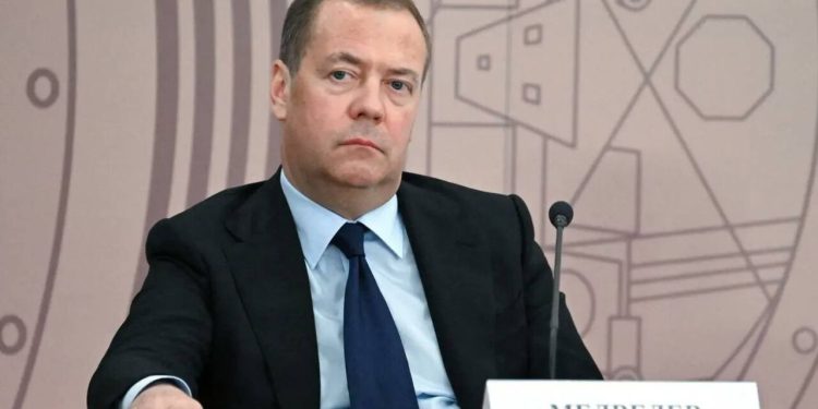 مدودف: فنلاند آماده مبارزه با روسیه است