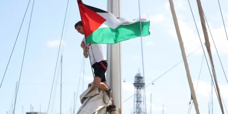 مقام اسرائیلی: ناوگان امداد به غزه فرصتی برای زنده ماندن می دهد