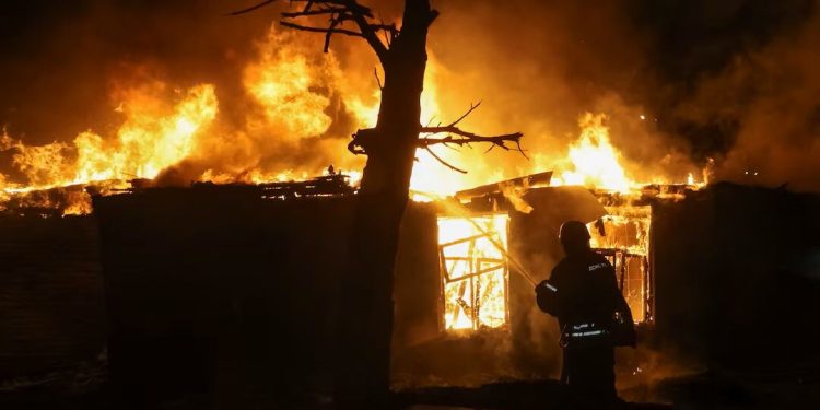 روسیه به زیرساخت های برق اوکراین حمله کرد