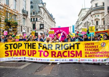 تجاوز خیابانی در قلب لندن؛ گردهمایی همزمان راست افراطی و مخالفان فاشیسم