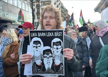 تظاهرکنندگان سوئدی نقض آتش بس در غزه توسط اسرائیل را محکوم کردند