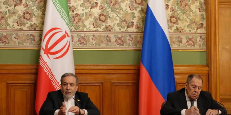 لاوروف: آژانس بین المللی انرژی اتمی و ایران می توانند به توافق برسند