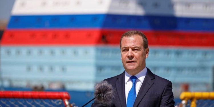 مدودف: ترامپ به صراحت اعلام کرده است که هدف آمریکا تصرف نفت ونزوئلا است